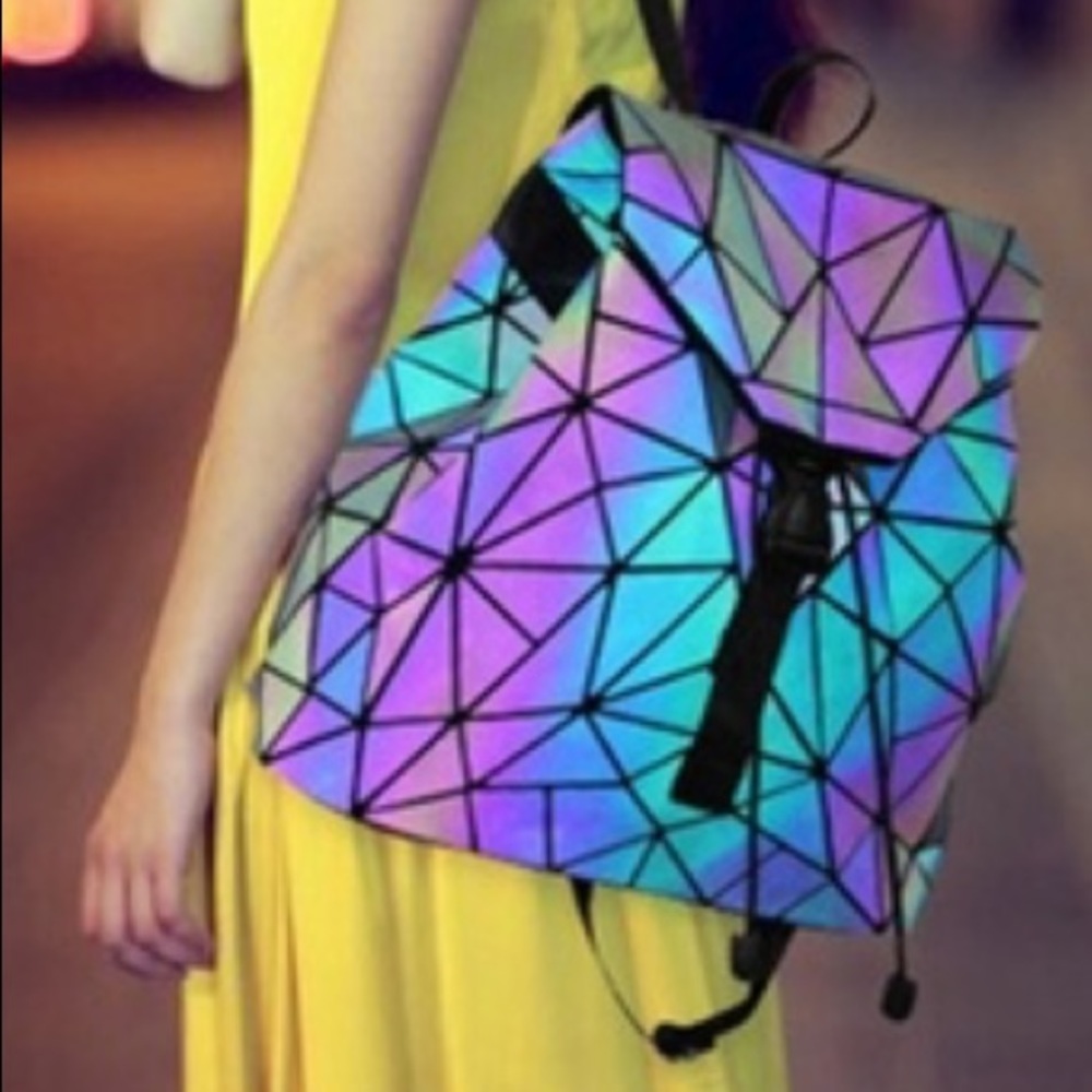 ‼️RESTOCK COMING SOON‼️ Geometric Luminous Bag - Picture 6 of 8